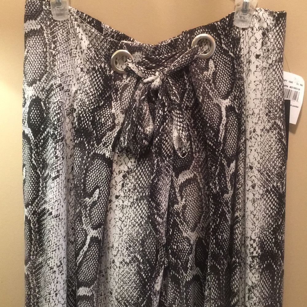 Goddess snakeskin jet black combo pants - Picture 2 of 13
